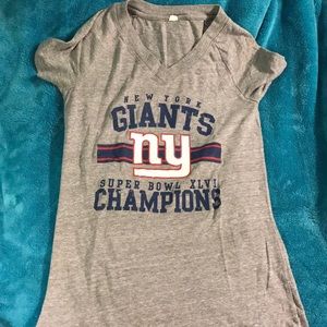 New York Giants grey vneck tshirt